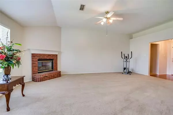 Arlington, TX 76002,6907 Meadow Bend Drive