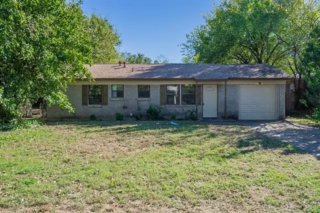 661 W Cedar Street, Hurst, TX 76053