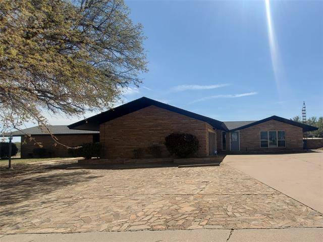 1908 Country Club Drive, Sweetwater, TX 79556