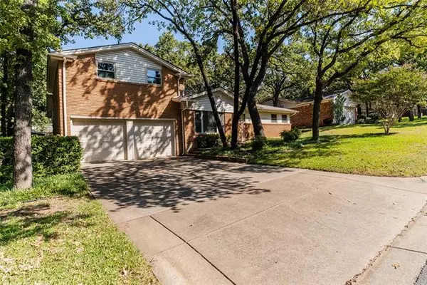 Hurst, TX 76054,632 Hillview Drive