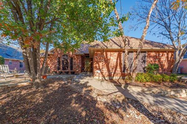 140 Billy Creek Drive, Hurst, TX 76053