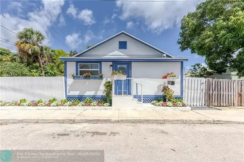 608 S 3rd Ave, Lake Worth Beach, FL 33460