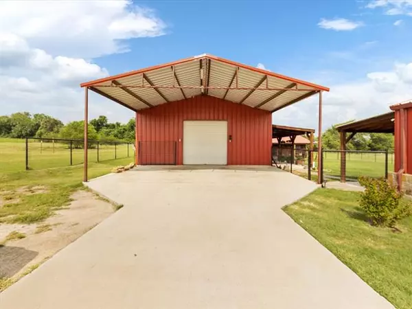 Springtown, TX 76082,123 Clay Court