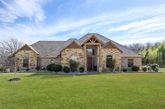 156 Stone Canyon Circle, Fort Worth, TX 76108