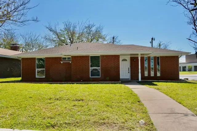 826 Rea Avenue, Lancaster, TX 75146