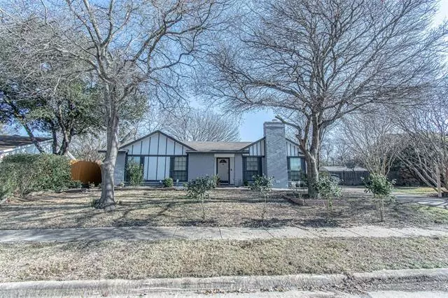 1113 Meadow Creek Drive, Lancaster, TX 75146