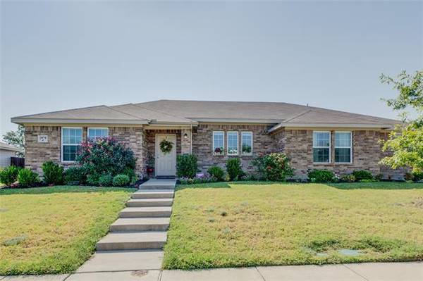 2975 Driftwood Drive, Lancaster, TX 75146