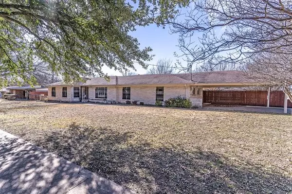 223 N CREST Street, Lancaster, TX 75146