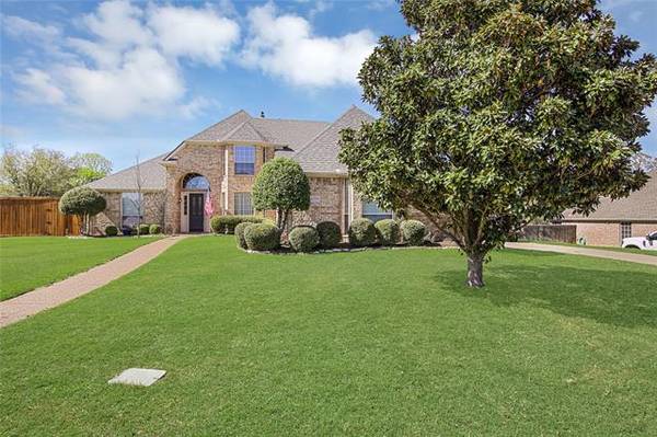 6709 Sapphire Circle N, Colleyville, TX 76034