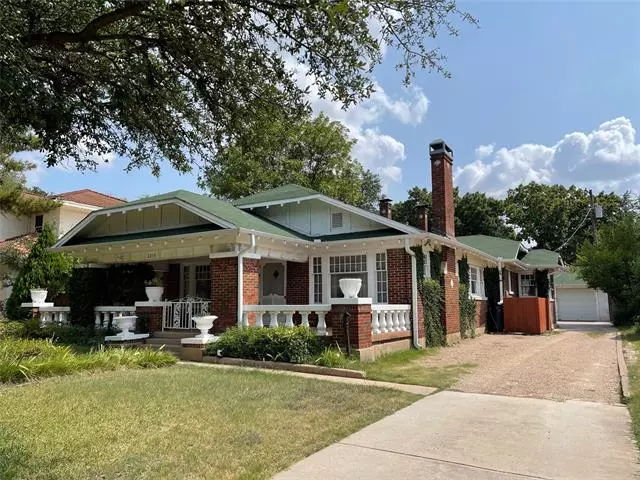 Fort Worth, TX 76110,2215 Park Place Avenue