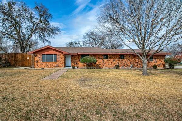 200 W 2nd Street, Justin, TX 76247