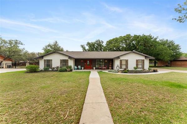 8 Sherman Drive, Brownwood, TX 76801