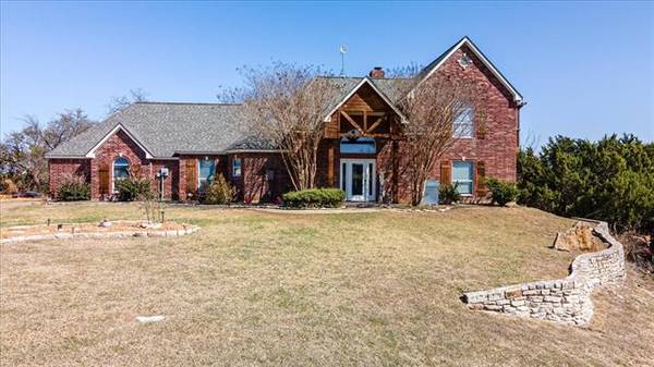 305 Blue Marlin Drive, Bluff Dale, TX 76433