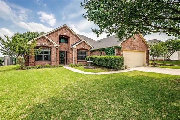 2729 Pinnacle Drive, Burleson, TX 76028