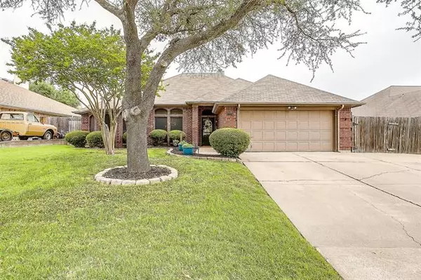 1124 Windy Meadows Drive, Burleson, TX 76028