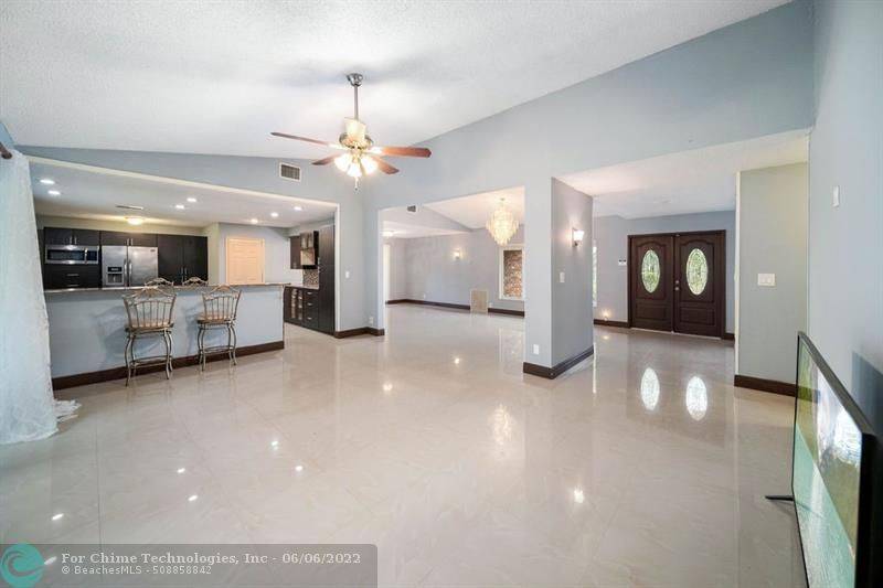 102 NW 83rd Way, Coral Springs, FL 33071