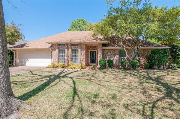 3306 Summerfield Drive, Grapevine, TX 76051