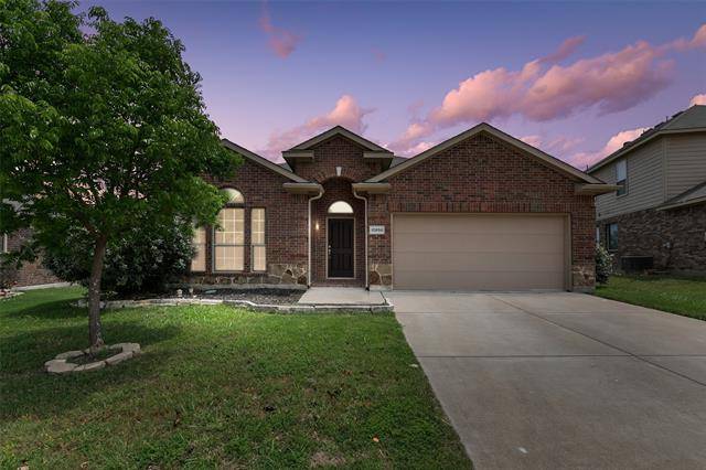 10856 Middleglen Road, Fort Worth, TX 76052