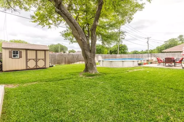 Burleson, TX 76028,832 Ridgeview Drive