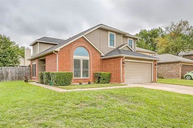 5308 Manhassett Drive, Arlington, TX 76018