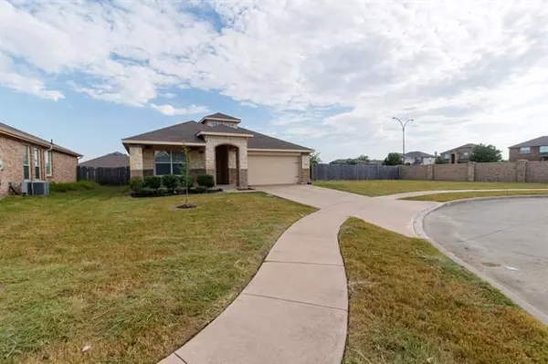 1400 Grand Canyon Court, Arlington, TX 76002