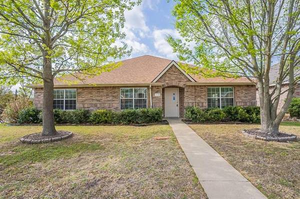 118 Red Wolf Lane, Red Oak, TX 75154