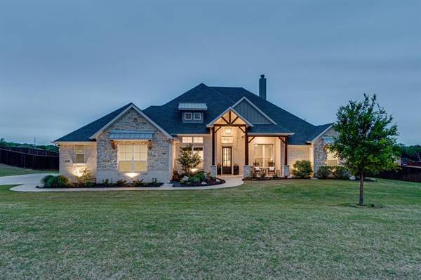 2711 Christine Lane, Midlothian, TX 76065