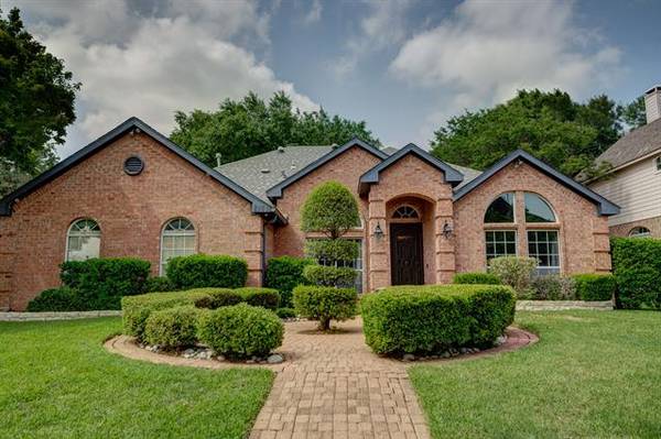 2156 Branchwood Drive, Grapevine, TX 76051