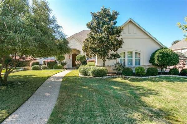 917 Amanda Drive, Mansfield, TX 76063