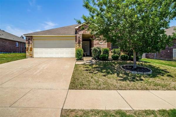 1250 Wysteria Lane, Burleson, TX 76028