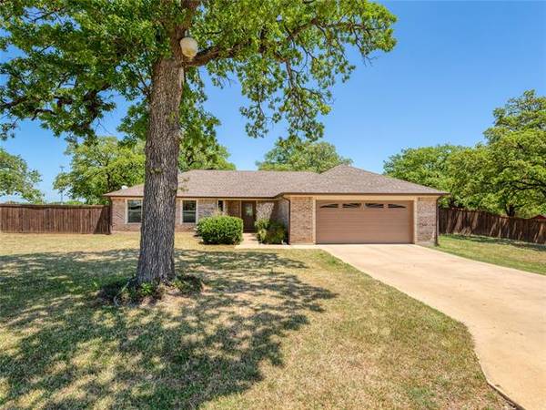 101 Dancer Court, Springtown, TX 76082