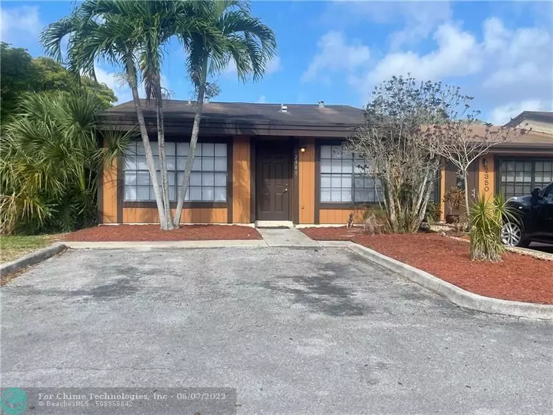 2340 Azalea Ct, Pembroke Pines, FL 33026