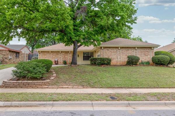 2406 Nettle Lane, Euless, TX 76039