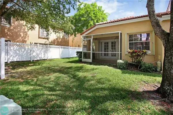 Coral Springs, FL 33071,11305 lakeview  #7-M