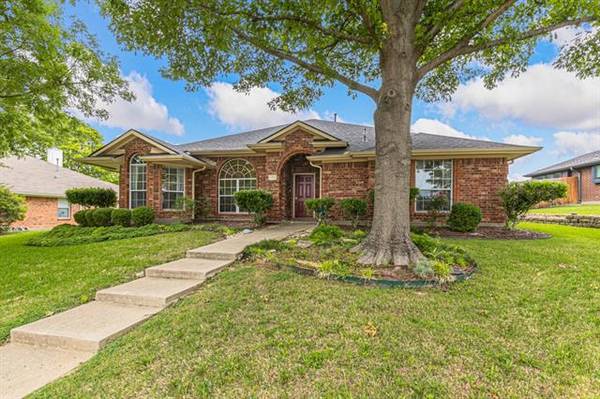 1102 Whispering Glen,  Rockwall,  TX 75087