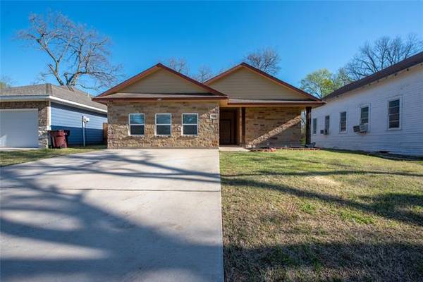 719 E 6th Street, Bonham, TX 75418