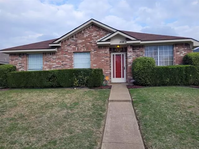 208 Rosewood Lane, Cedar Hill, TX 75104