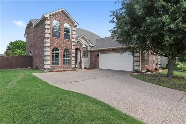 5521 La Bandera Trail, Benbrook, TX 76126