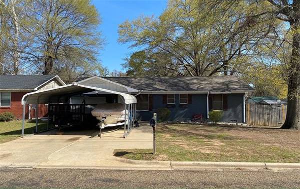 221 Magnolia, Mount Pleasant, TX 75455