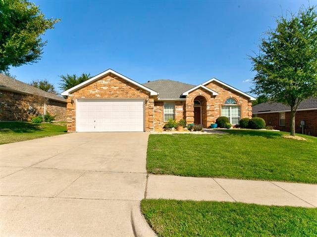 1169 Briar Creek Drive, Benbrook, TX 76126