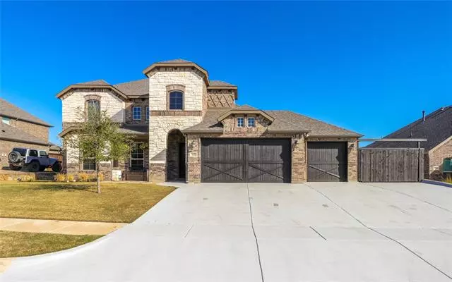 112 St Elias Drive, Burleson, TX 76028