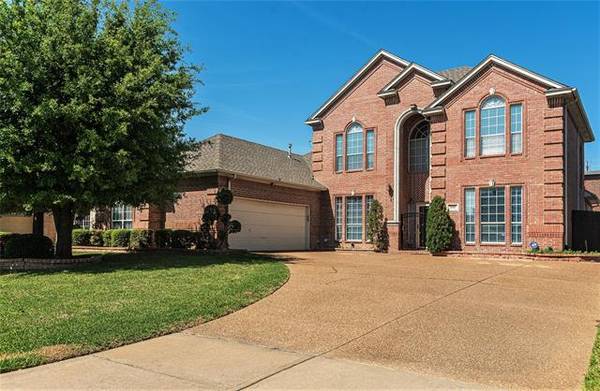 1645 Oak Creek Drive, Hurst, TX 76054