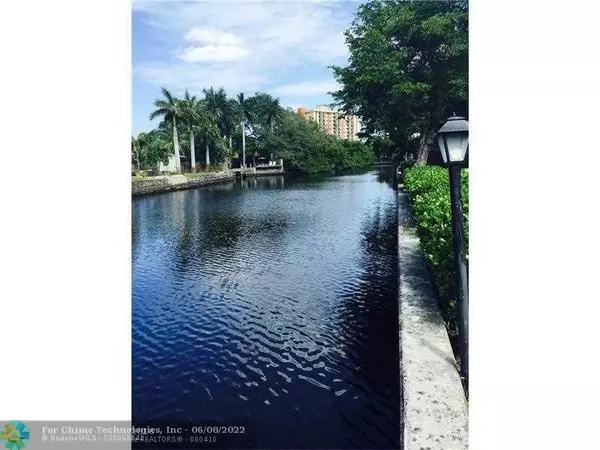 Fort Lauderdale, FL 33311,680 Tennis Club Dr  #104