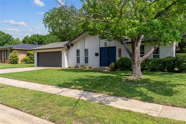 Euless, TX 76039,303 Primrose Hill