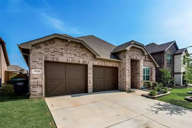 3729 Holly Brook Drive, Fort Worth, TX 76244