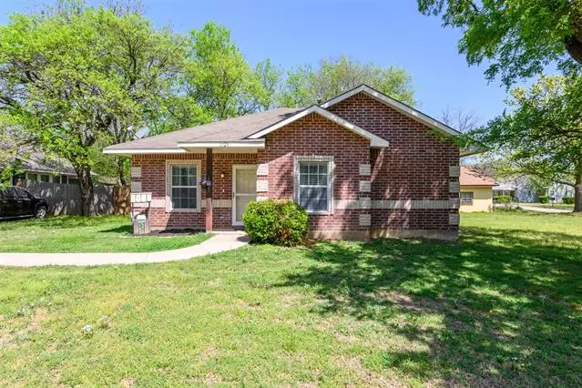 1327 Cherry Street, Gainesville, TX 76240