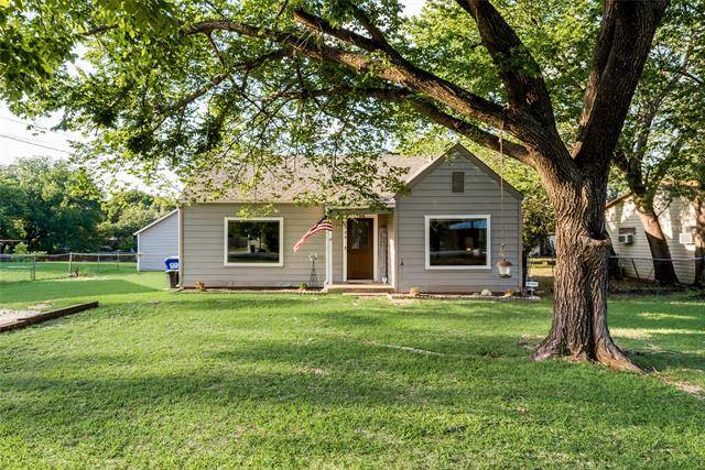 229 Ridgeway Avenue, Azle, TX 76020