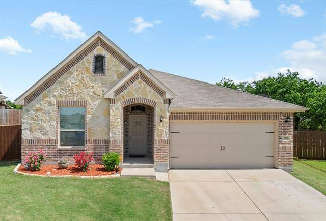 3901 Kensington Drive, Sanger, TX 76266