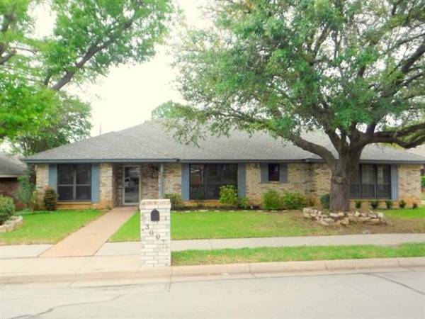 3007 Woodside Drive, Arlington, TX 76016