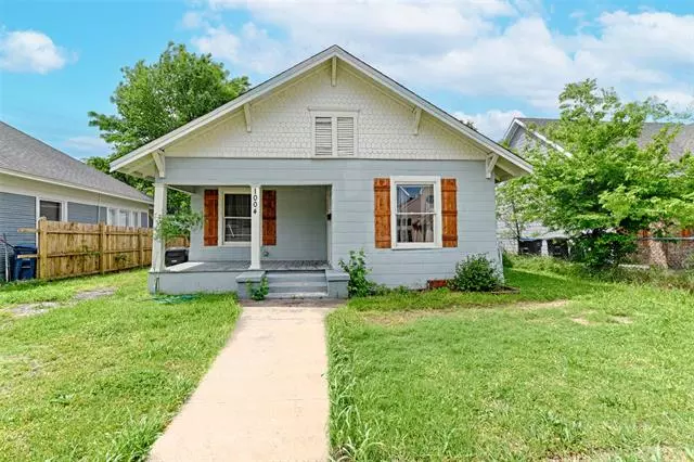 1004 E Terrell Avenue, Fort Worth, TX 76104